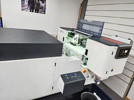Machine d'impression DTF sur film dans l'atelier HM Marquage