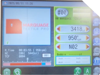 Écran de contrôle d'une machine à broder affichant le programme de broderie